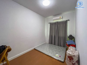 *****ทาวน์เฮ้าส์มือสองย่านนนทบุรี ม.โมดิวิลล่า บางบัวทอง เนื้อที่ 23.8 ตร.ว. ฟังก์ชัน 3 ห้องนอน 2 ห้องน้ำ 2 ที่จอดรถ แถมฟรี! 2 เครื่องปรับอากาศ 1 เครื่องทำน้ำอุ่น 1 เครื่องดูดควัน พร้อมอยู่ บนทำเลติดถนนกาญจนาฯ ใกล้เซ็นทรัลเวสต์เกต และรถไฟฟ้าสายสีม่วง "สถานีคลองบางไผ่"